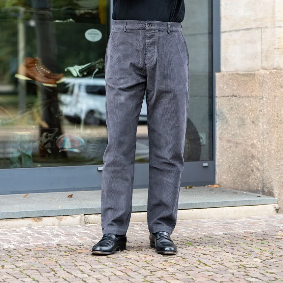 Universal Works Hosen>Military Chino Cord Charcoal